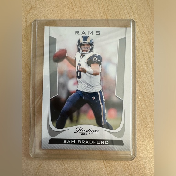 Sam Bradford football cards in great condition. (3) - Picture 5 of 8